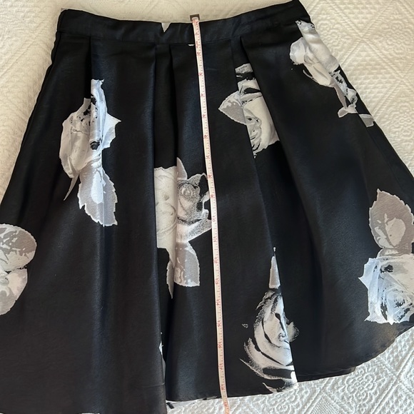 Sequin Hearts Sz 1 Black Floral Formal 2 Piece Dress. - Picture 14 of 16